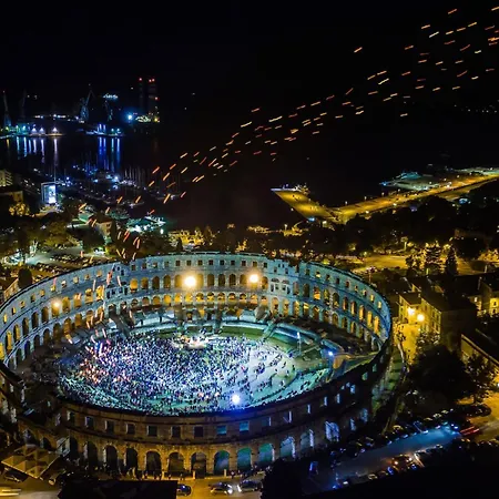 Tania Апартаменты